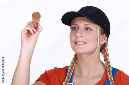 Photo: A portrait of a female painter. A portrait of a female painter.