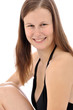 Junge Frau in schwarzem Bikini