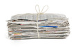 verschnürter Zeitungsstapel