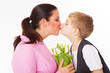 mama und kind mit blumen