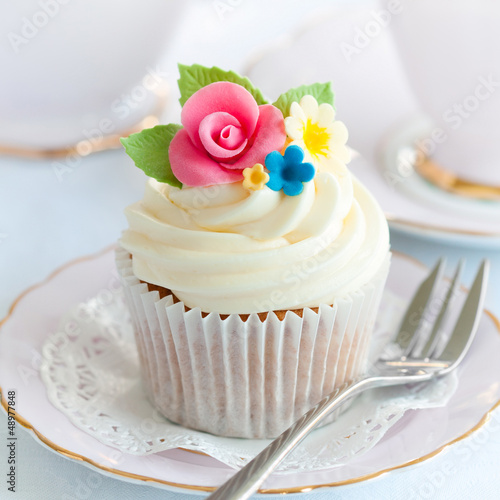 Photo: Flower cupcake Flower cupcake