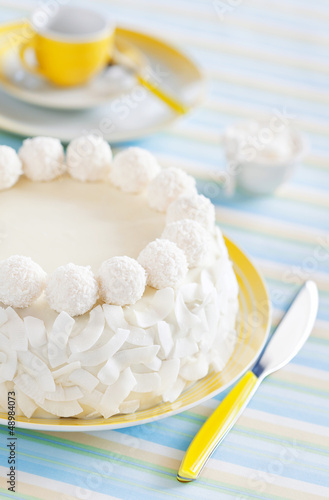 Photo: Cake with pineapple and white chocolate coconut truffles Cake with pineapple and white chocolate coconut truffles