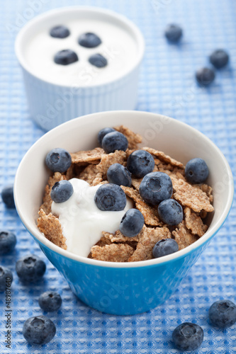 Photo: cornflakes with blueberry and yogurt cornflakes with blueberry and yogurt