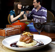 Casal no restaurante