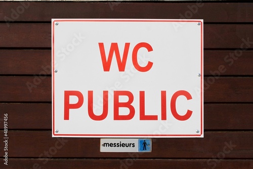 Photo: WC public ' messieurs ' WC public ' messieurs '