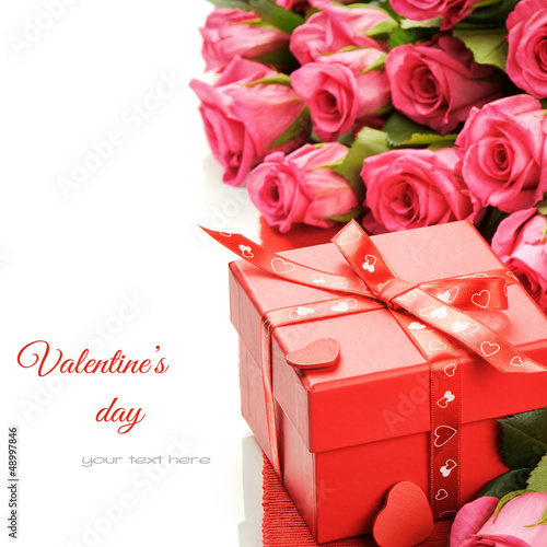 Photo: Valentine's gift box with pink roses Valentine's gift box with pink roses