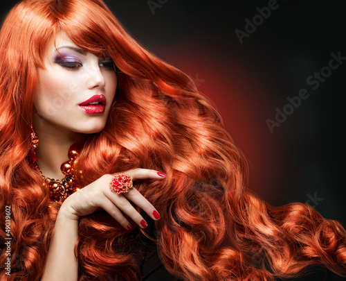  Wavy Red Hair. Fashion Girl Portrait