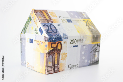Photo: Haus aus Euroscheinen Haus aus Euroscheinen