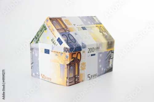 Photo: Haus aus Euroscheinen Haus aus Euroscheinen