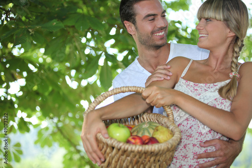 Photo: Pair with fruit basket Pair with fruit basket