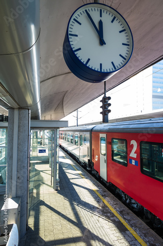 Photo: Zug im Bahnhof Zug im Bahnhof