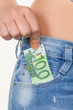 Hand mit Euro Geldschein