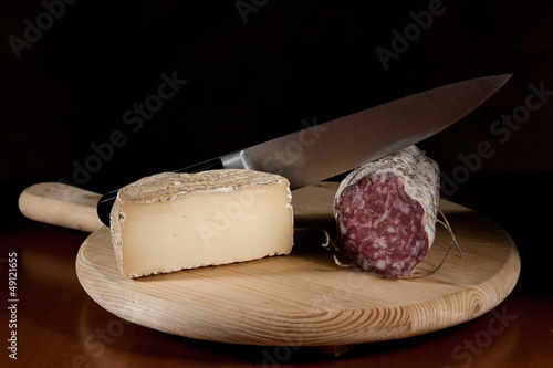 Photo: salame e formaggio salame e formaggio