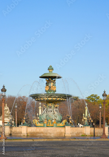 Photo: famous fountain on Plac de la Concorde, Paris famous fountain on Plac de la Concorde, Paris