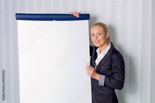 Photo: Frau mit Flip-Chart Frau mit Flip-Chart