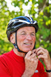 Senior mit Mountain Bike Fahrrad