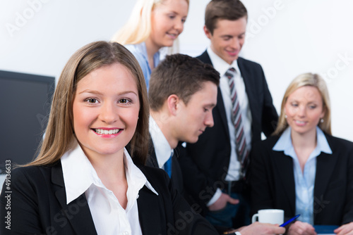 Photo: gruppe in einer besprechung gruppe in einer besprechung