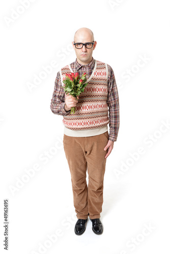 Photo: Ernster Nerd mit Rosenstrauß Ernster Nerd mit Rosenstrauß