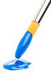 Pinsel in blauer Farbe
