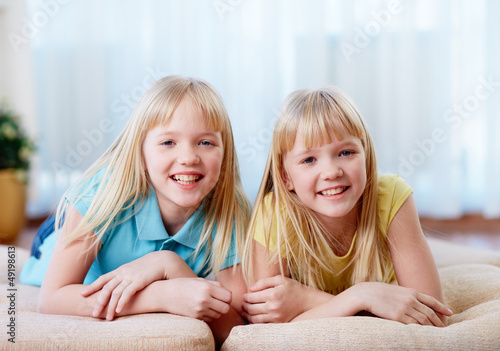 Photo: Pretty twins Pretty twins