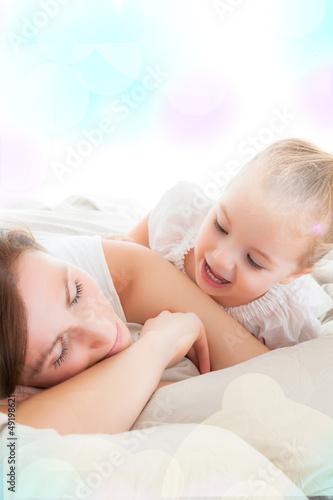 Photo: mutter und tochter im bett mutter und tochter im bett