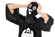 Junge Frau in Halloween-Kostüm