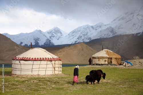 Photo: Yaks und Jurten in Kirgisien Yaks und Jurten in Kirgisien