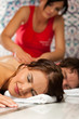 Foto: Wellness - Paar bei der Massage Wellness - Paar bei der Massage