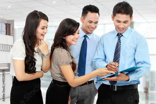 Photo: group of business people meeting group of business people meeting