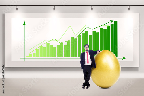 Photo: Businessman makes big profit Businessman makes big profit