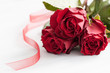 rote Rosen und Band