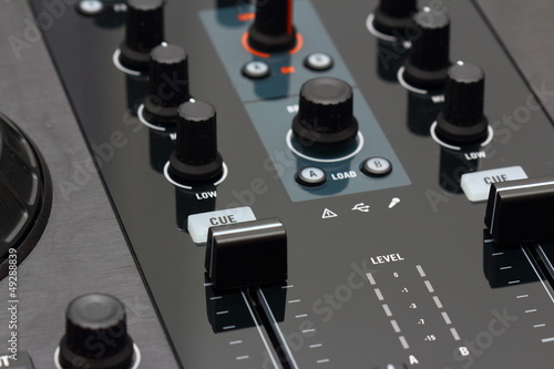 Photo: Linefader/2 Linefader/2