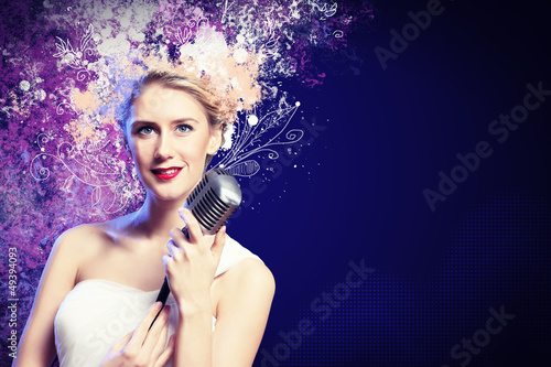 Photo: Image of female singer Image of female singer