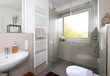 Kleines Badezimmer nach Renovierung
