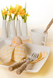 Foto: Daffodils on Easter table Daffodils on Easter table