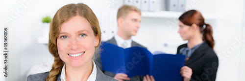 Photo: mitarbeiter im büro mitarbeiter im büro