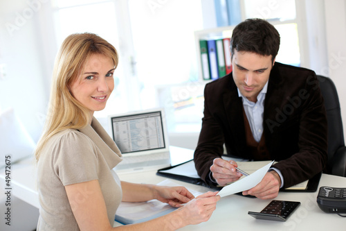 Photo: Woman meeting lawyer to set up her own business Woman meeting lawyer to set up her own business