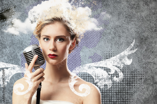 Photo: Image of female singer Image of female singer