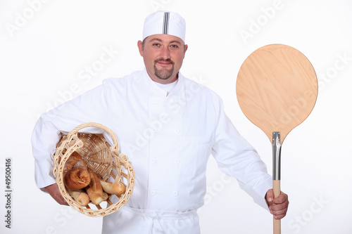 Photo: Baker with basket and paddle Baker with basket and paddle