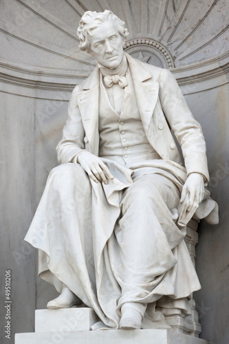 Photo: Denkmal von Franz Grillparzer; Wien Denkmal von Franz Grillparzer; Wien