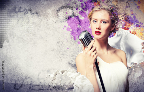 Photo: Image of female singer Image of female singer