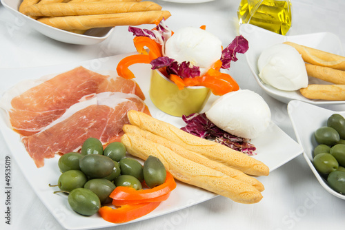 Photo: Antipasto prosciutto e mozzarella Antipasto prosciutto e mozzarella