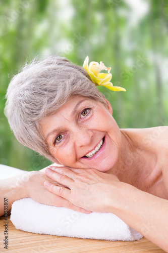 Photo: glückliche seniorin glückliche seniorin