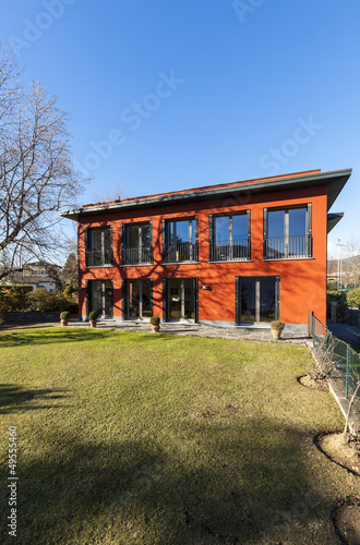 Photo: red house, outdoor red house, outdoor