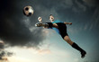 Foto: football player on soccer field of stadium with drammatic sky football player on soccer field of stadium with drammatic sky