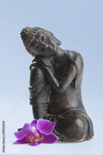 Photo: Buddha Skulptur - Orchidee Buddha Skulptur - Orchidee