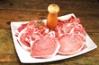 frisch aufgeschnittene Schweinekoteletts