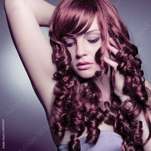 Photo: Portrait elegante Lady mit rotem Haar / haircolors-21 Portrait elegante Lady mit rotem Haar / haircolors-21