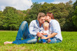 familie in der natur