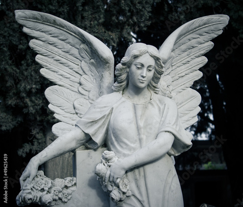 Photo: angelo al cimitero angelo al cimitero